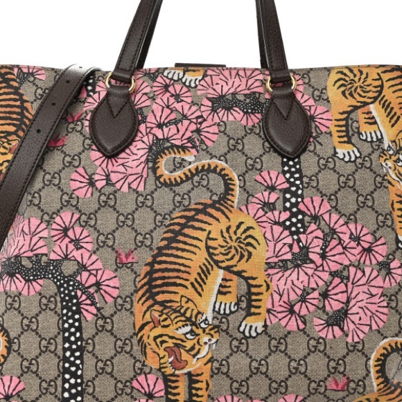 GUCCI 
Soft GG Supreme Monogram Bengal Medium Crossbody Tote Beige Pink - Picture 9 of 12